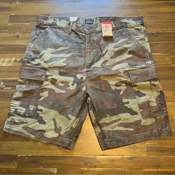 Levi's Other - Levi’s Carrier Cargo Camo Shorts